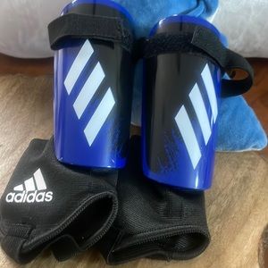 Size small Adidas shin guards small child size sports soccer youth size small